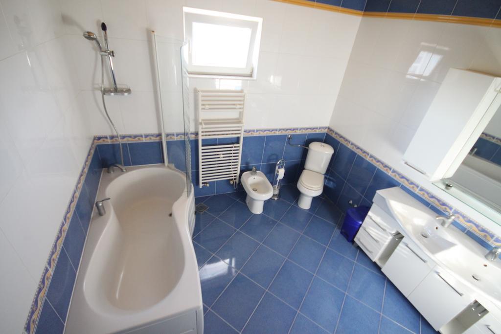 Holiday House Veli Vrh Pula Phòng bức ảnh