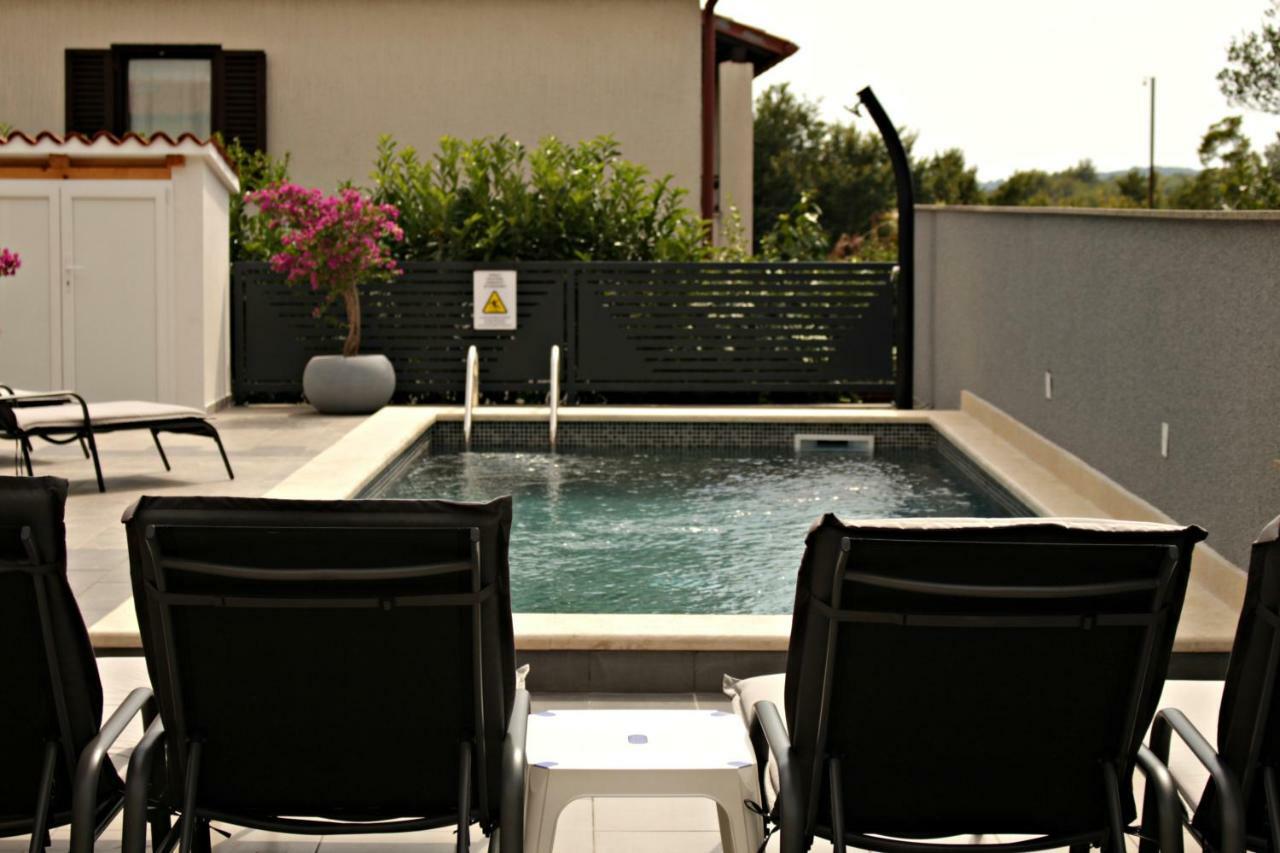 Holiday House Veli Vrh Pula Ngoại thất bức ảnh