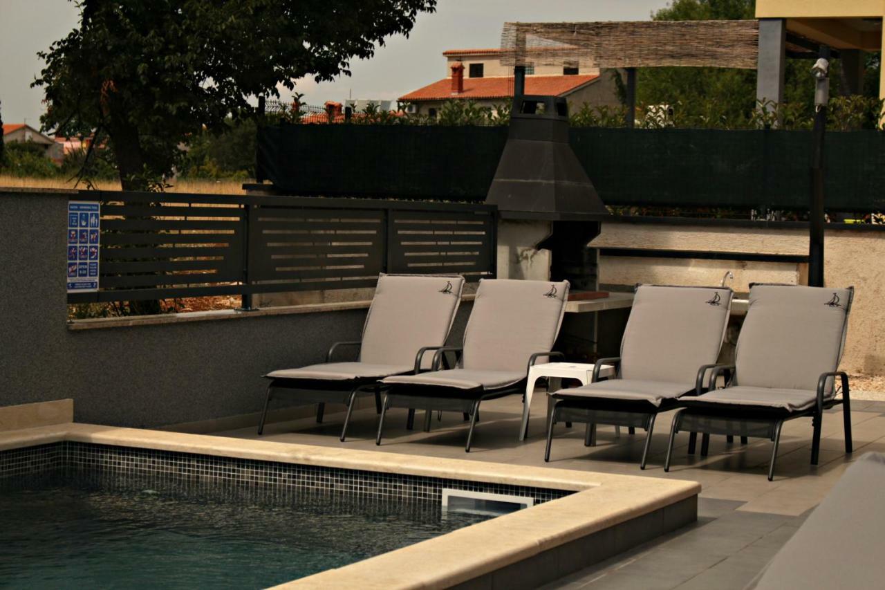 Holiday House Veli Vrh Pula Ngoại thất bức ảnh